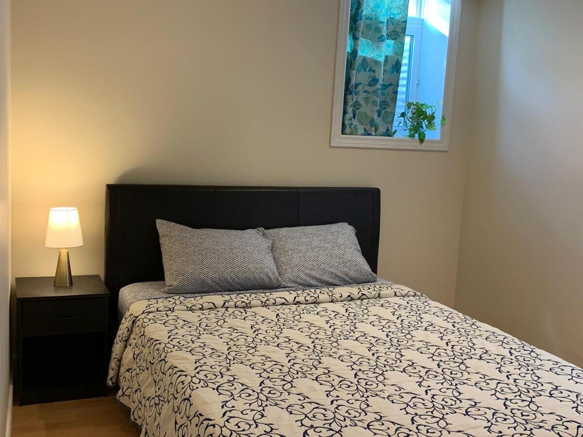 Finished 2 Bedroom Apartment In An Upscale Area Of Ajax Exterior photo